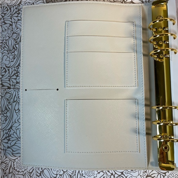 Erin Condren envelope style binder - Picture 8 of 14